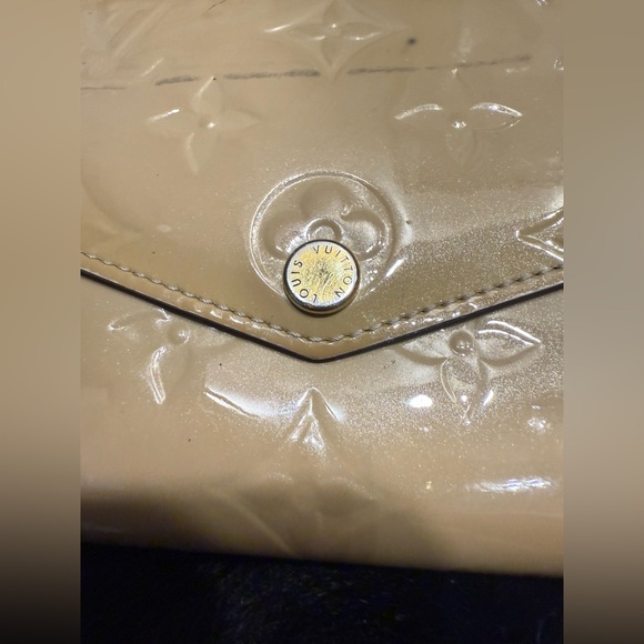 Louis Vuitton Sarah Wallet - Picture 8 of 17